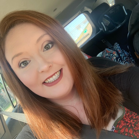 Meet your Posher, Tiffany - Picture 2 of 2